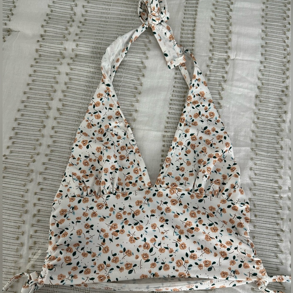 BNWT Tilly’s halter top